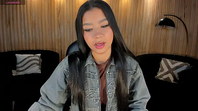 Snapshot of SophieHouston_ chatting on April 16, 2026, 4:02 am SophieHouston online show from April 16, 2026, 4:02 am