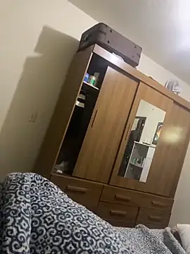 PIROCAGG21 online show from April 4, 2026, 1:56 am