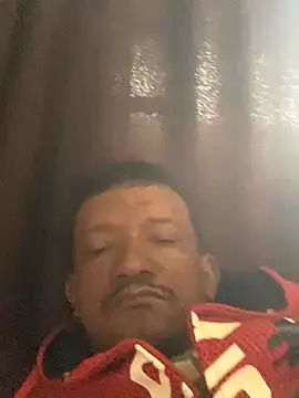 Snapshot of PIROCAGG21 chatting on October 18, 2025, 12:18 pm PIROCAGG21 online show from October 18, 2025, 12:18 pm