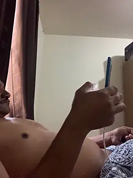 Snapshot of PIROCAGG21 chatting on November 17, 2025, 10:41 am PIROCAGG21 online show from November 17, 2025, 10:41 am