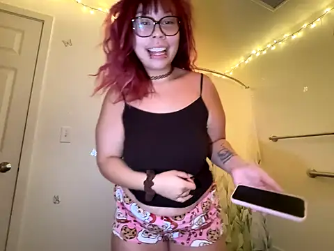 Snapshot of moan4mona chatting on December 14, 2025, 4:01 pm moan4mona online show from December 14, 2025, 4:01 pm