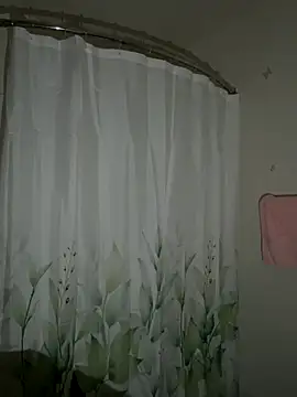 Snapshot of moan4mona chatting on November 17, 2025, 1:20 am moan4mona online show from November 17, 2025, 1:20 am