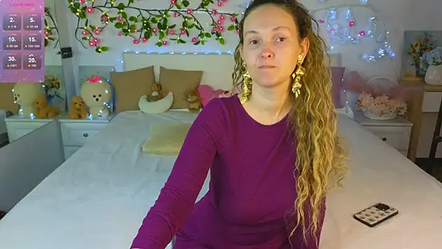 Snapshot of Eva_SmidtX chatting on May 8, 2026, 8:18 am Eva SmidtX online show from May 8, 2026, 8:18 am