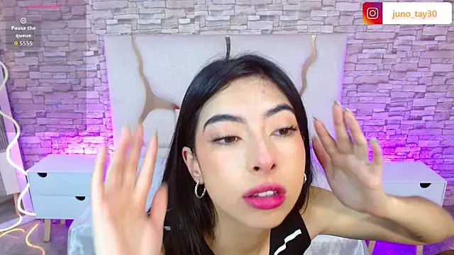 juno tay online show from November 11, 2025, 11:49 am