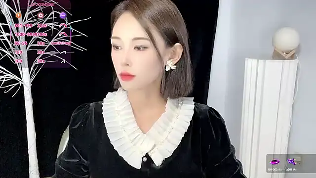 xiaoyue8888 online show from October 7, 2025, 2:34 am