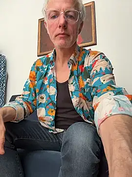 SexyLeon8 online show from April 16, 2026, 1:45 pm