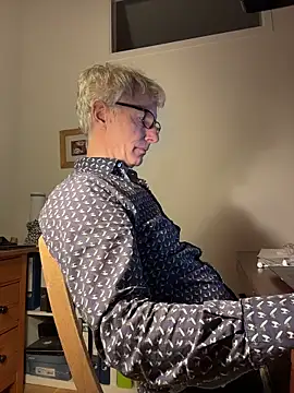 Snapshot of SexyLeon8 chatting on February 16, 2026, 5:11 pm SexyLeon8 online show from February 16, 2026, 5:11 pm