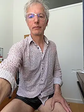 Snapshot of SexyLeon8 chatting on May 1, 2026, 1:49 pm SexyLeon8 online show from May 1, 2026, 1:49 pm