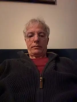 SexyLeon8 online show from April 7, 2026, 8:21 pm