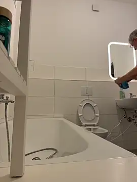 Snapshot of SexyLeon8 chatting on February 19, 2026, 5:10 pm SexyLeon8 online show from February 19, 2026, 5:10 pm