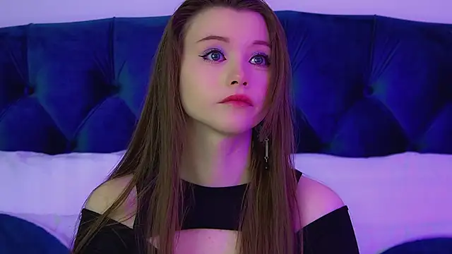 KeiraAsti online show from February 1, 2026, 6:11 am