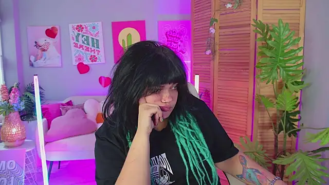 Snapshot of MaryHarrys chatting on July 16, 2026, 1:30 pm MaryHarrys online show from July 16, 2026, 1:30 pm