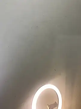 StrawberryXpeach online show from March 31, 2026, 10:34 pm