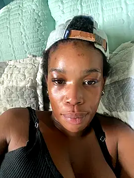 Caramel Mellow online show from November 17, 2025, 3:49 pm