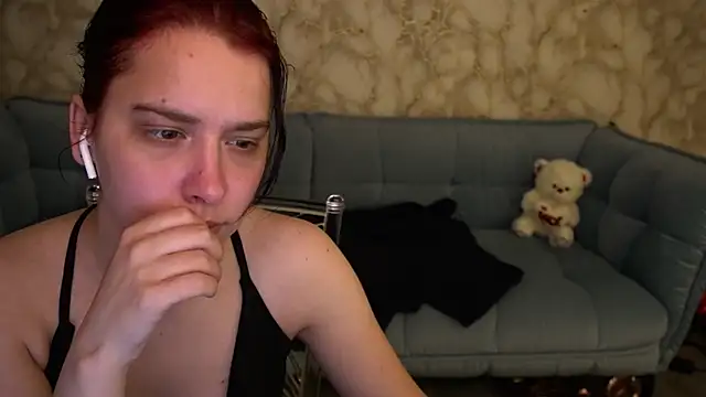 Snapshot of LiviaShy chatting on April 12, 2026, 7:17 pm LiviaShy online show from April 12, 2026, 7:17 pm