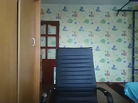 chiraq1945 online show from October 2, 2025, 6:17 am