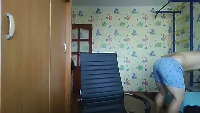 chiraq1945 online show from September 28, 2025, 6:53 am