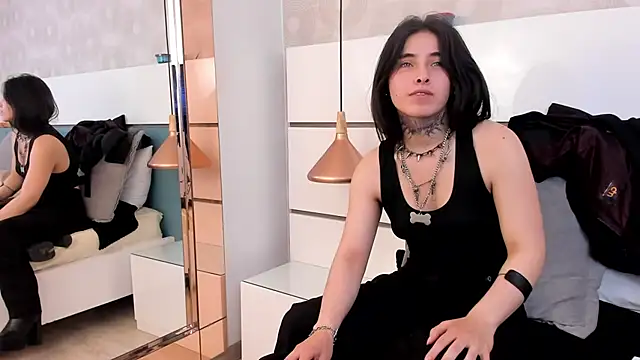 Snapshot of Ashkoreh chatting on September 26, 2025, 7:43 pm Ashkoreh online show from September 26, 2025, 7:43 pm