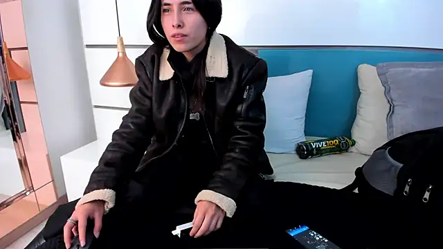 Snapshot of Ashkoreh chatting on April 13, 2026, 8:24 pm Ashkoreh online show from April 13, 2026, 8:24 pm