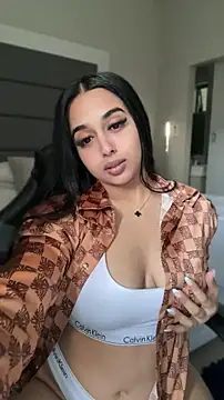 LilMisIndianx online show from May 17, 2026, 2:06 pm