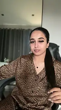 LilMisIndianx online show from May 29, 2026, 1:39 pm
