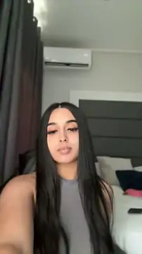 LilMisIndianx online show from May 20, 2026, 12:46 pm