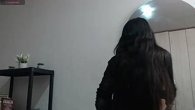 pinky f00x online show from February 16, 2026, 1:04 am