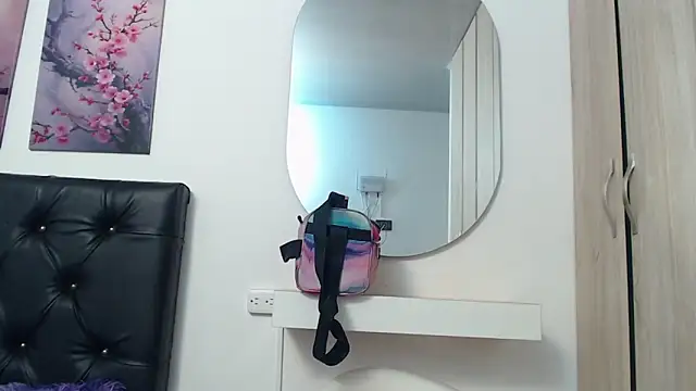 Snapshot of pinky_f00x chatting on November 18, 2025, 8:01 pm pinky f00x online show from November 18, 2025, 8:01 pm