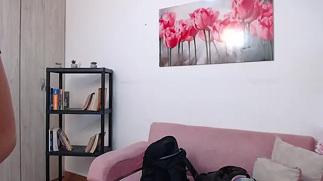 pinky f00x online show from March 24, 2026, 7:03 pm