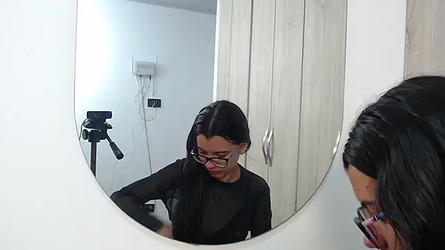 Snapshot of pinky_f00x chatting on November 15, 2025, 8:57 pm pinky f00x online show from November 15, 2025, 8:57 pm