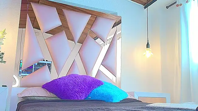 Victoria Thompson1 online show from September 16, 2025, 6:09 pm