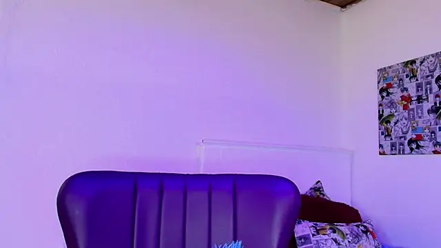 Victoria Thompson1 online show from December 16, 2025, 8:02 pm