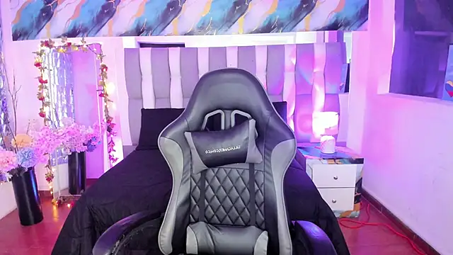 Snapshot of Adaara_Rey chatting on December 19, 2025, 4:31 pm Adaara Rey online show from December 19, 2025, 4:31 pm