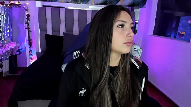 Snapshot of Adaara_Rey chatting on December 18, 2025, 6:45 pm Adaara Rey online show from December 18, 2025, 6:45 pm