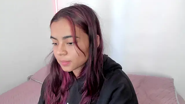 valy shyness online show from September 18, 2025, 6:55 pm