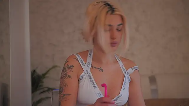 daisyblushh online show from February 8, 2026, 3:10 pm