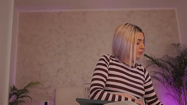 daisyblushh online show from February 25, 2026, 4:07 pm