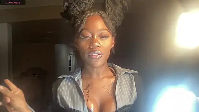 Snapshot of maskedgirl5005 chatting on September 28, 2025, 12:39 am maskedgirl5005 online show from September 28, 2025, 12:39 am