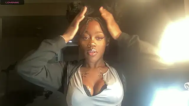 Snapshot of maskedgirl5005 chatting on September 29, 2025, 9:09 pm maskedgirl5005 online show from September 29, 2025, 9:09 pm