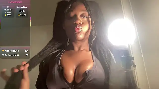 Snapshot of maskedgirl5005 chatting on October 16, 2025, 2:42 am maskedgirl5005 online show from October 16, 2025, 2:42 am