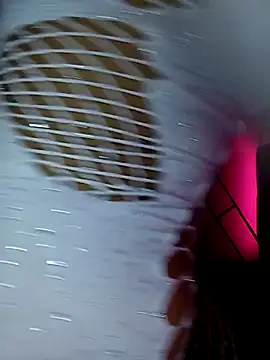 Snapshot of liz7skinny chatting on September 24, 2025, 7:20 pm liz7skinny online show from September 24, 2025, 7:20 pm