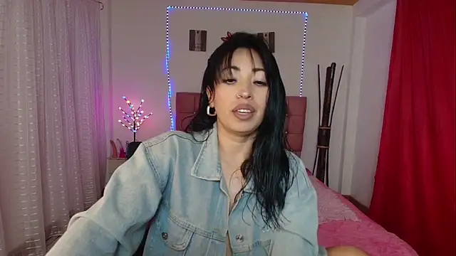 Snapshot of hannagomez_24 chatting on March 3, 2026, 12:28 am hannagomez 24 online show from March 3, 2026, 12:28 am