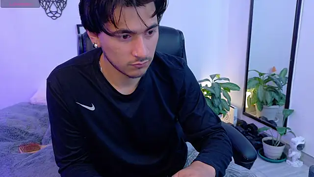 Snapshot of Elian_savoy chatting on March 3, 2026, 10:22 am Elian savoy online show from March 3, 2026, 10:22 am