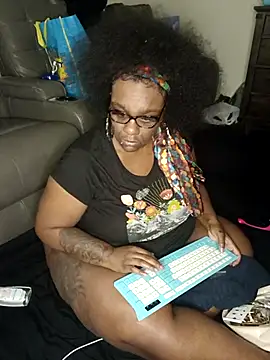 Snapshot of Thickkemzz41 chatting on May 13, 2026, 9:38 am Thickkemzz41 online show from May 13, 2026, 9:38 am
