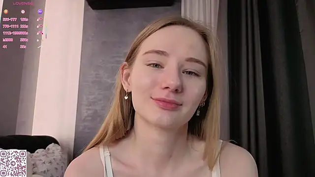 Snapshot of ElvinaRose chatting on November 22, 2025, 2:10 am ElvinaRose online show from November 22, 2025, 2:10 am