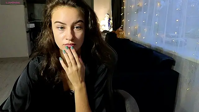 BelleWild online show from December 1, 2025, 4:46 am