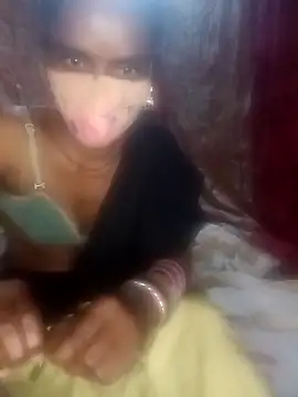 Snapshot of Babhi_Love chatting on April 18, 2026, 6:54 pm Babhi Love online show from April 18, 2026, 6:54 pm