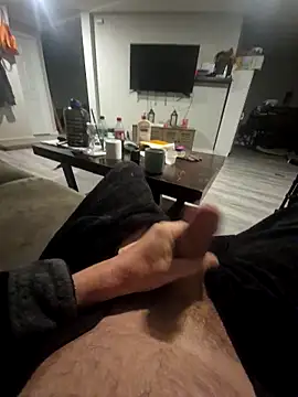 Snapshot of Justme_8519 chatting on April 5, 2026, 11:28 am Justme 8519 online show from April 5, 2026, 11:28 am