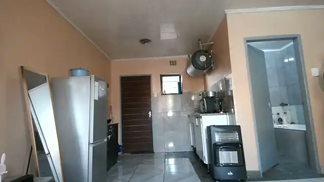 BusybooobsXXX3 online show from October 15, 2025, 4:00 am