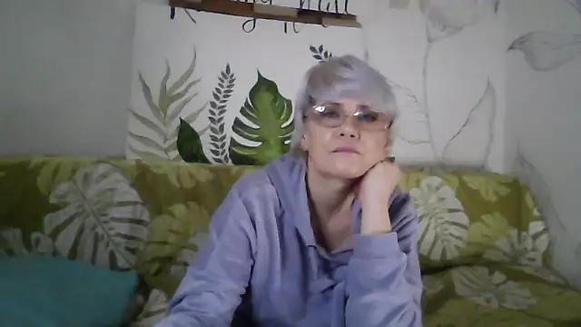 Catty Lady online show from January 16, 2026, 8:02 pm